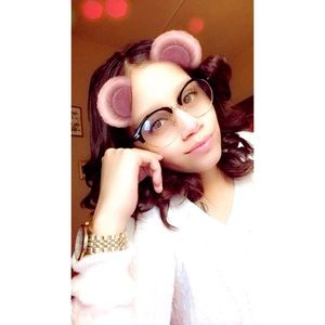 Meet your Posher, Briana